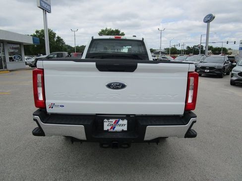 New 2025 Ford F250 XL w/ FX4 Off-Road Package image 5