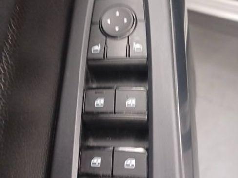 Used 2024 Nissan Pathfinder SV FWD image 17