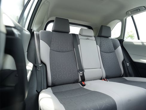Used 2024 Toyota RAV4 XLE w/ Convenience Package FWD image 8