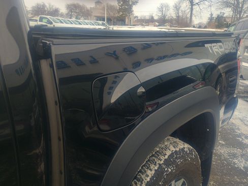 Used 2023 Toyota Tacoma TRD Off-Road image 5