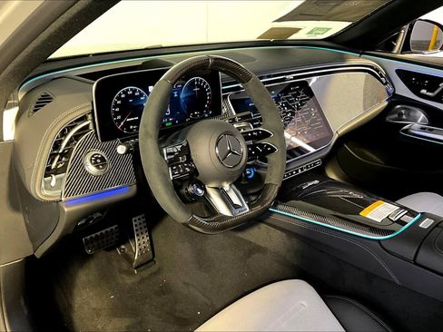 New 2026 Mercedes-Benz E 53 AMG e 4MATIC Sedan image 9