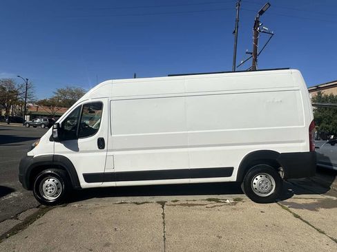 Used 2019 RAM ProMaster 2500 w/ Interior Convenience Group image 4