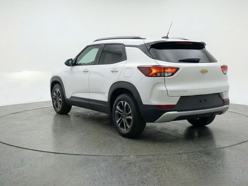 Used 2025 Chevrolet TrailBlazer LT image 5