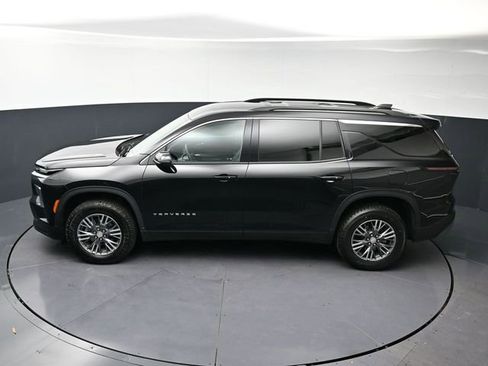 Used 2025 Chevrolet Traverse LT image 29