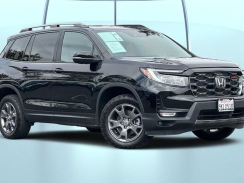 Certified 2024 Honda Passport TrailSport image 2