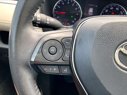 Used 2021 Toyota RAV4 XLE Premium FWD image 23