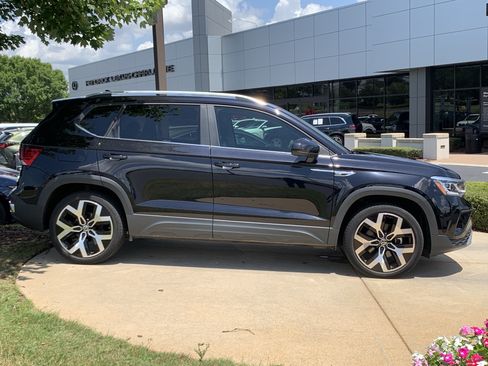Used 2022 Volkswagen Taos SEL AWD/4WD image 11