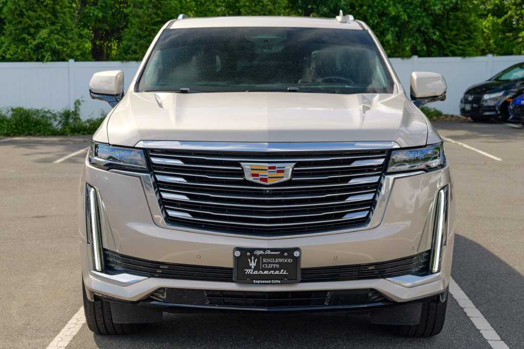 Used 2024 Cadillac Escalade ESV Premium Luxury Platinum AWD/4WD image 2