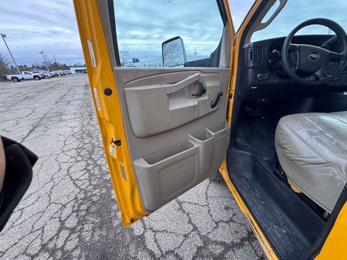 Used 2016 Chevrolet Express 3500 image 13
