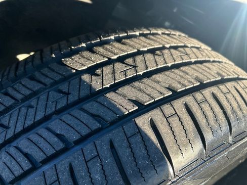 Used 2022 Ford Edge SE w/ Black Appearance Package image 25