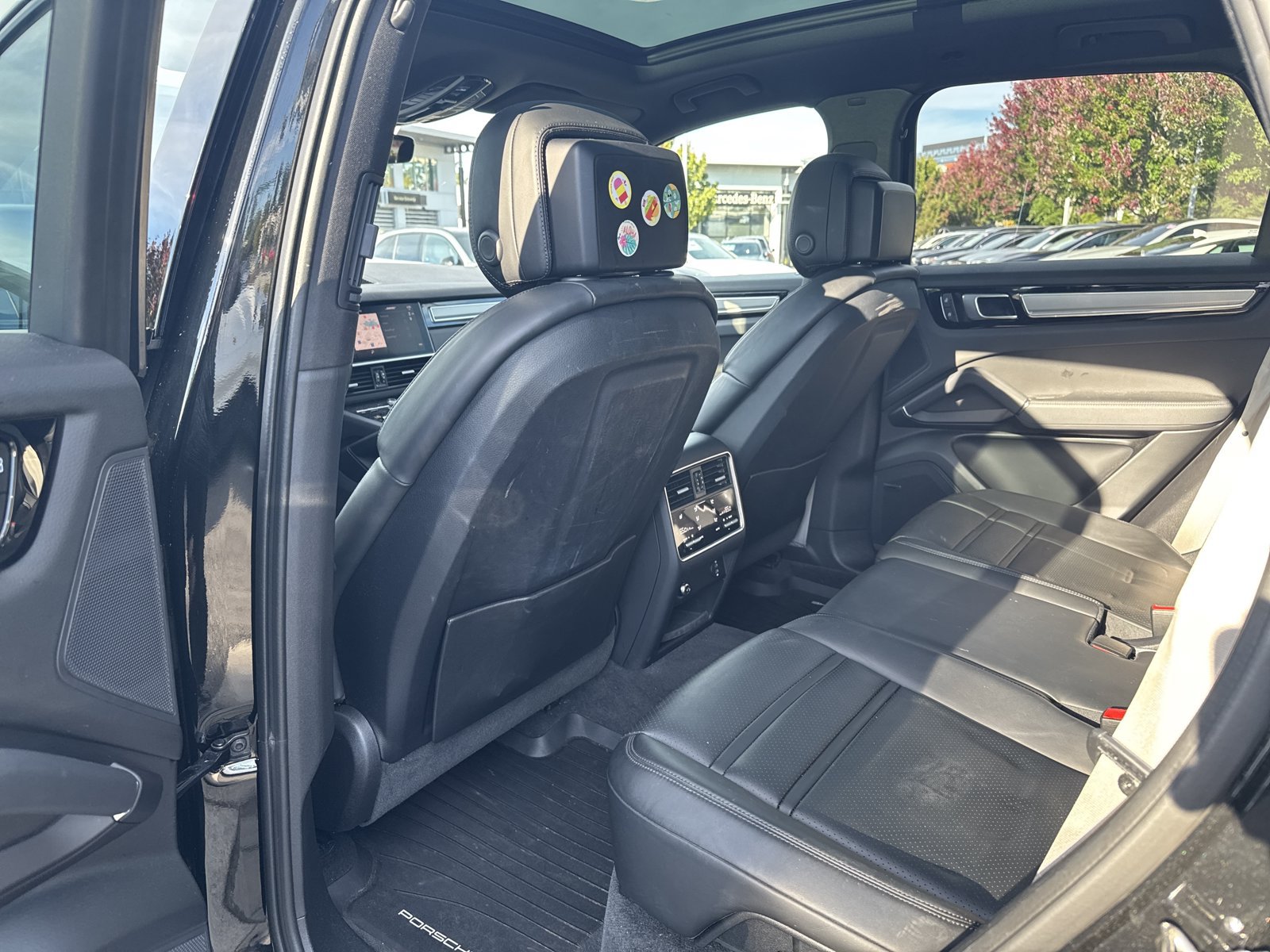 Used 2023 Porsche Cayenne Platinum Edition AWD/4WD image 15