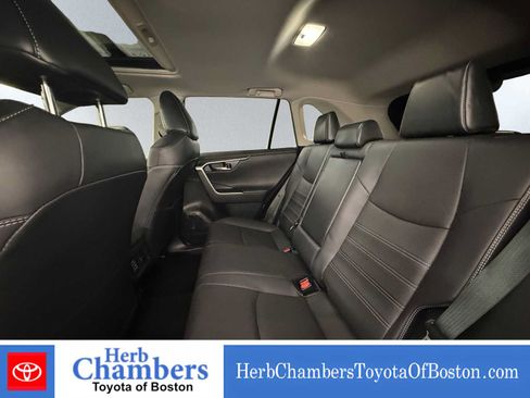 Used 2022 Toyota RAV4 Limited AWD/4WD image 19