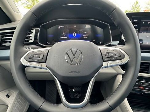 New 2025 Volkswagen Jetta SE FWD image 41