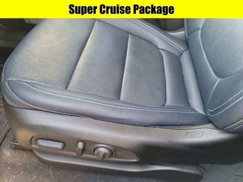 Used 2023 Chevrolet Bolt EUV Premier w/ Sun & Sound Package image 9