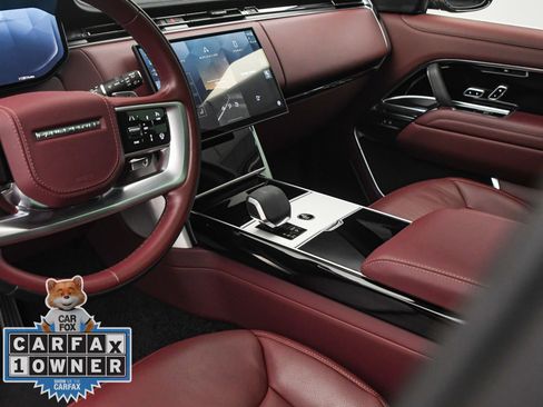 Used 2025 Land Rover Range Rover SE image 39
