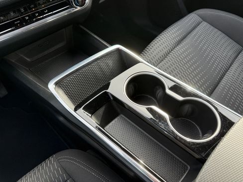 Used 2025 Chevrolet Equinox LT image 41