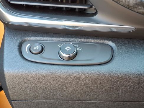 Certified 2024 Buick Envista Preferred FWD image 23