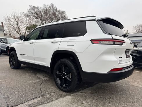 Used 2023 Jeep Grand Cherokee L Laredo AWD/4WD image 7