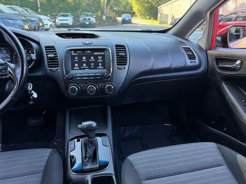 Used 2018 Kia Forte S image 14