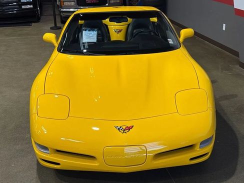 Used 2004 Chevrolet Corvette Convertible w/ Preferred Equipment Group RWD image 7