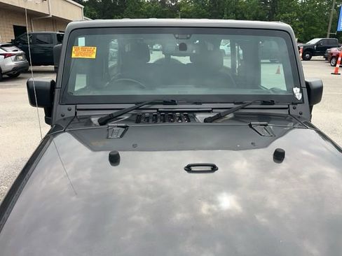 Used 2017 Jeep Wrangler Unlimited Sport w/ LED Lighting Group AWD/4WD image 16