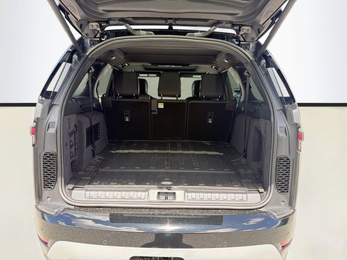 New 2026 Land Rover Discovery Limited Edition AWD/4WD image 12