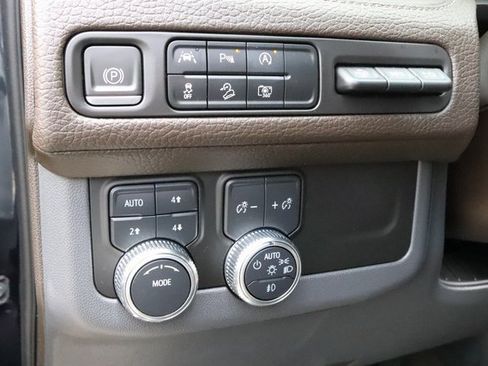 Used 2023 GMC Yukon Denali image 20