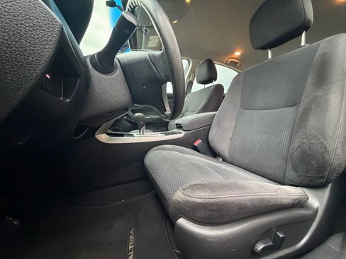 Used 2014 Nissan Altima 2.5 S FWD image 10
