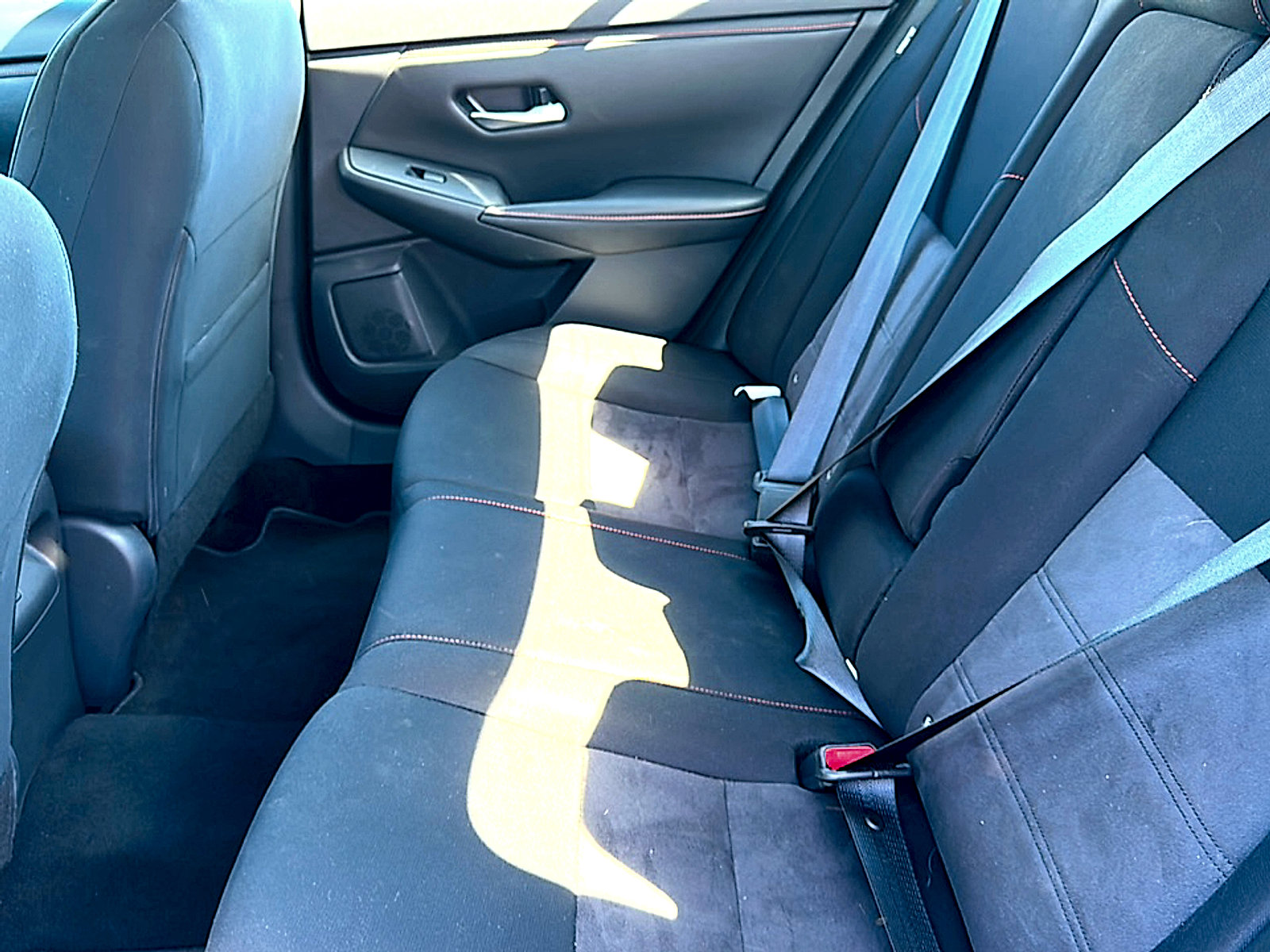 Used 2025 Nissan Sentra SR FWD image 18