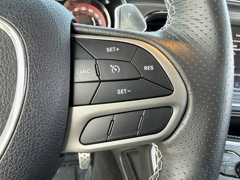 Used 2022 Dodge Challenger SRT Hellcat RWD image 9
