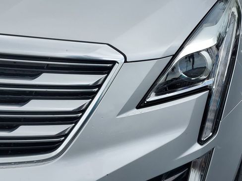 Used 2018 Cadillac XT5 Luxury w/ Driver Awareness Package image 10