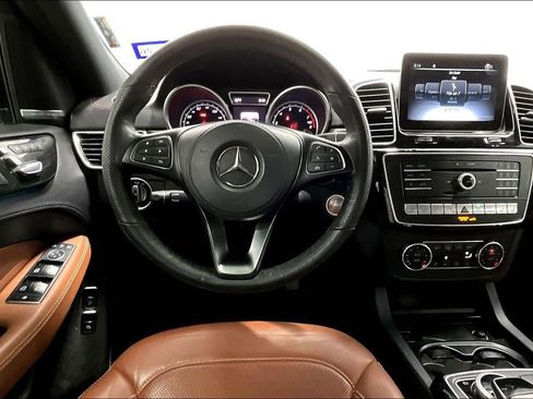 Used 2017 Mercedes-Benz GLS 450 4MATIC image 7