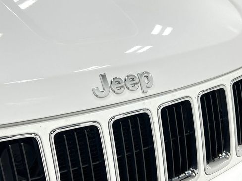Used 2016 Jeep Grand Cherokee Limited image 38