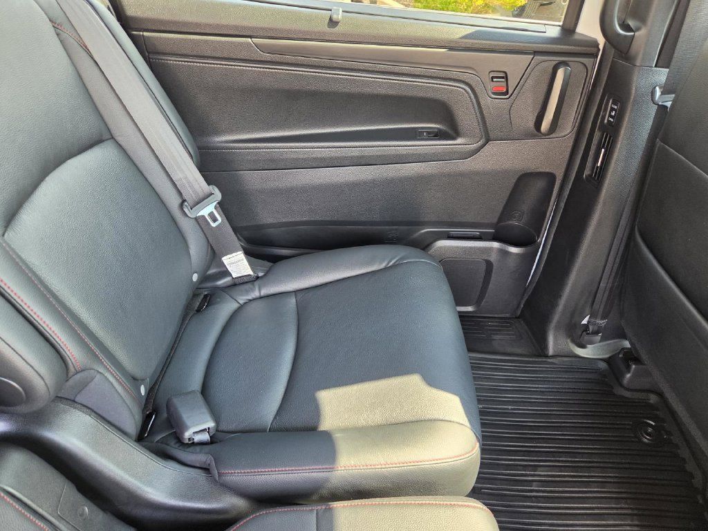 Used 2024 Honda Odyssey Sport image 11