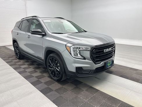 Certified 2024 GMC Terrain SLE w/ Driver Convenience Package FWD image 7