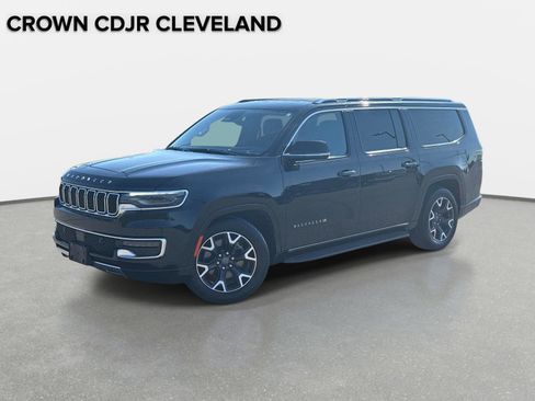 Used 2023 Jeep Wagoneer L Series III w/ Preferred Equipment Group AWD/4WD image 1