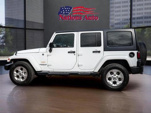 Used 2015 Jeep Wrangler Unlimited Sahara image 2