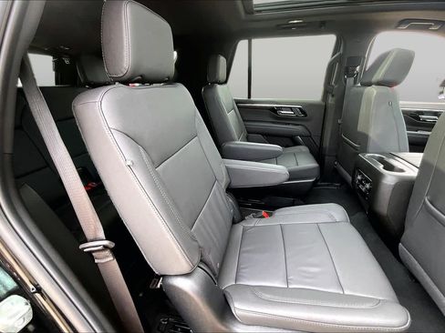 Used 2026 Chevrolet Tahoe Z71 w/ Comfort Package AWD/4WD image 21