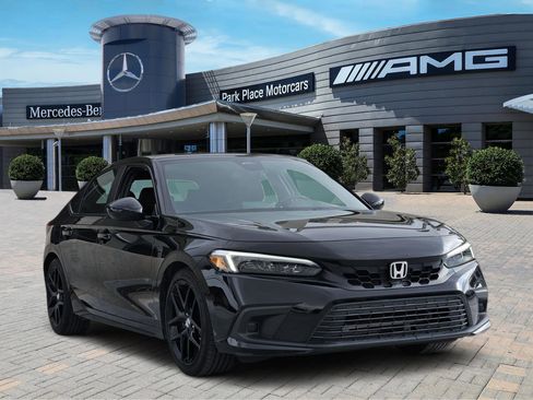 Used 2023 Honda Civic Sport image 2