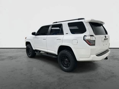 Used 2020 Toyota 4Runner SR5 RWD image 9