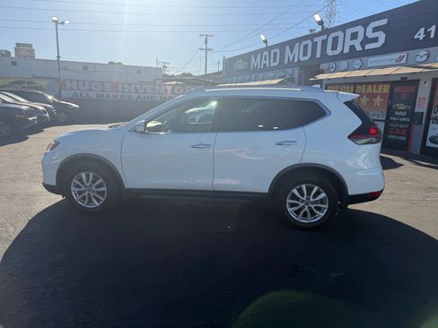 Used 2020 Nissan Rogue SV FWD image 5
