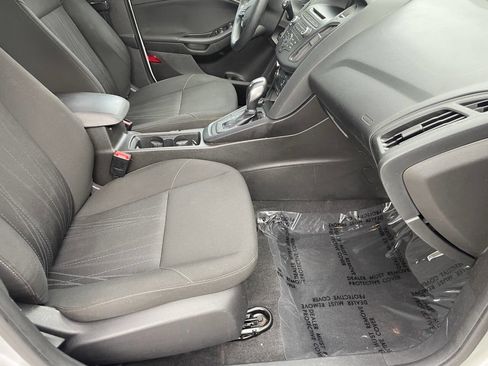 Used 2016 Ford Focus SE image 10