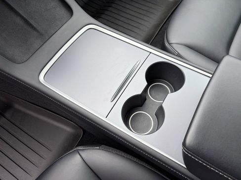 Used 2021 Tesla Model 3 Standard Range Plus image 19