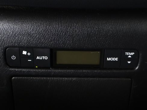 Used 2021 Nissan Armada SV w/ SV Appearance Package image 58