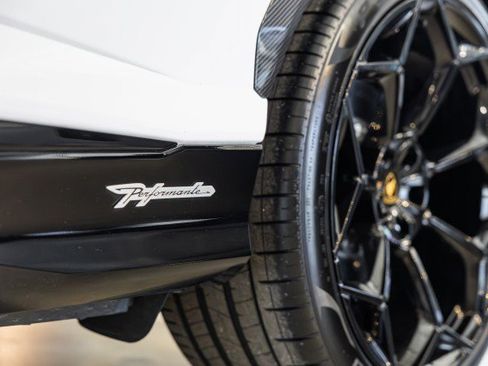 Used 2024 Lamborghini Urus Performante image 42