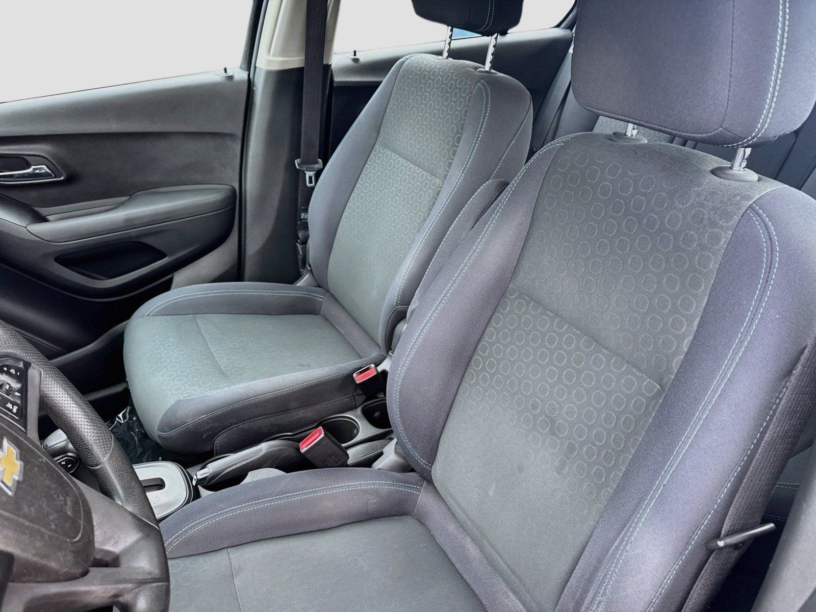 Used 2016 Chevrolet Trax LS w/ LPO, Cargo Package FWD image 12
