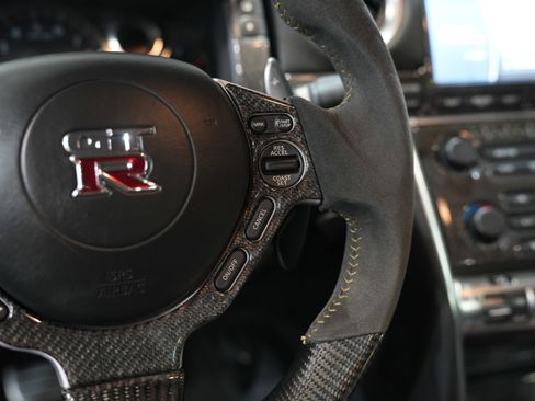Used 2009 Nissan GT-R Premium image 37