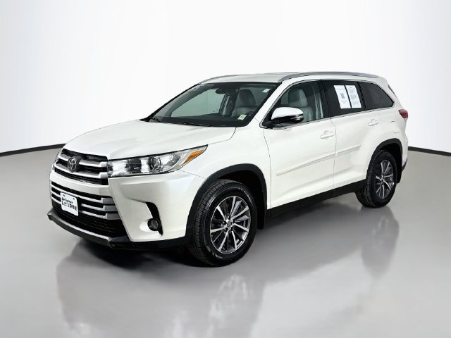 Used 2019 Toyota Highlander XLE AWD/4WD image 9