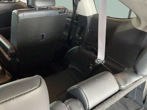 Certified 2025 Toyota Highlander XLE AWD/4WD image 33
