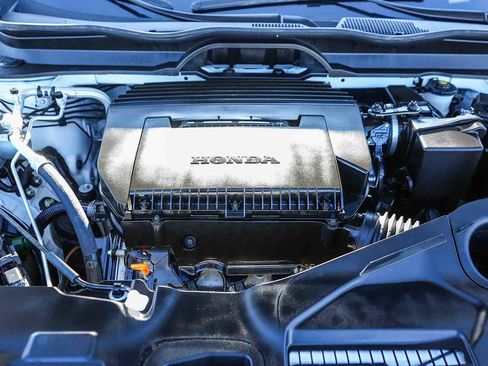 Certified 2025 Honda Pilot Touring image 27